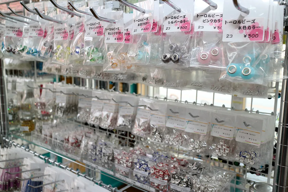 店内のパーツ棚