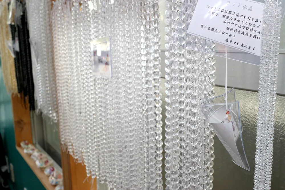 店内のパーツ棚